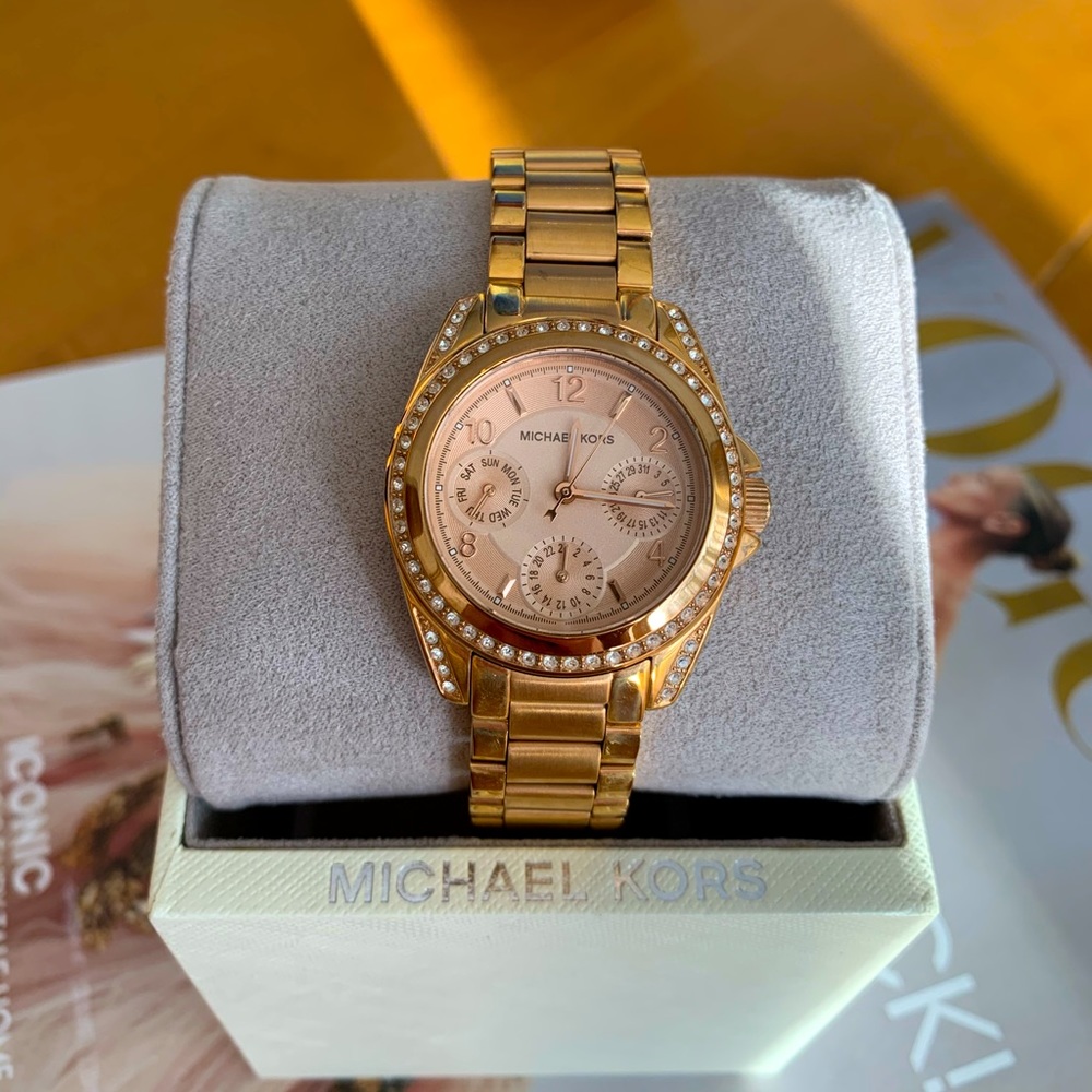 Nice 👍 Michael Kors MK Rose 🌹 Gold Crystal Watch